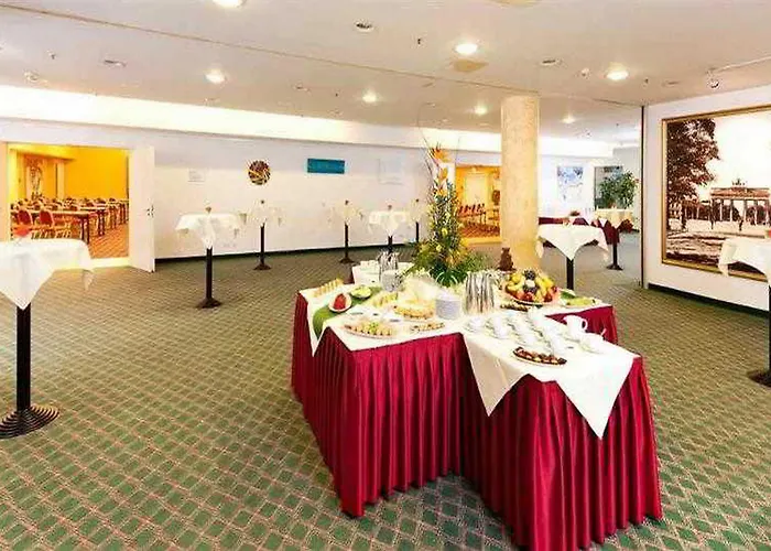 머큐어 템펠호프 호텔 4*